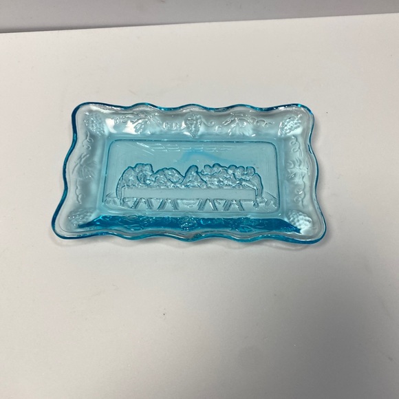 Vintage Indiana Tiara Aqua Blue Glass The Last Supper Soap Dish Tray 5.5" x 3.5" - Picture 2 of 15